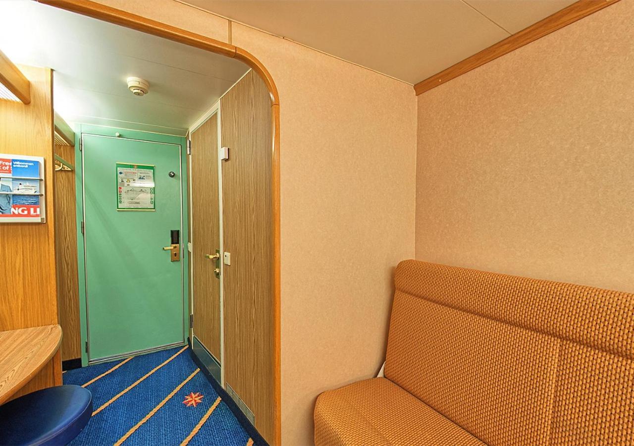 Hotel Viking Line Ferry Viking Cinderella - 2-Night Cruise Stockholm-Helsinki-Ville de Stockholm Chambre photo